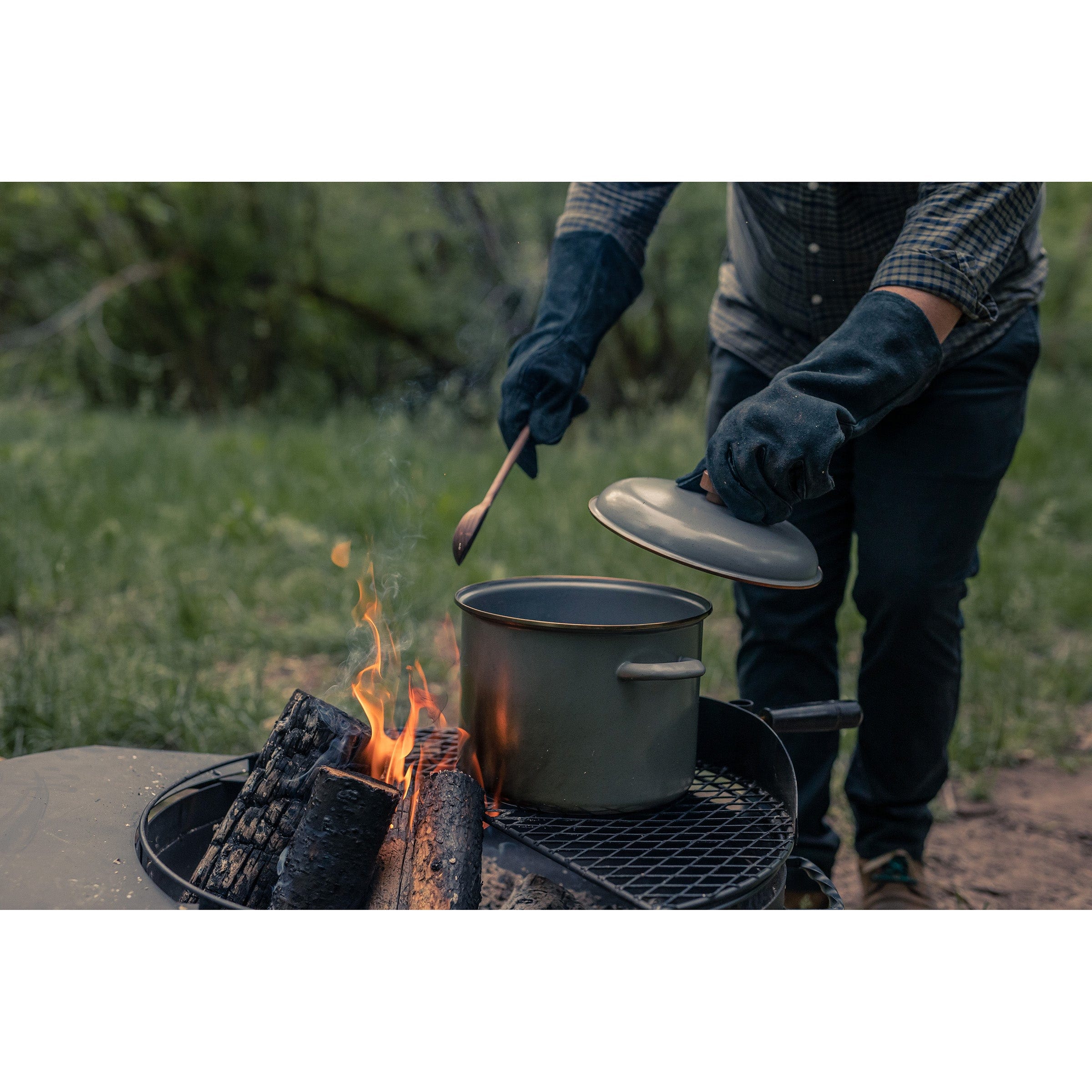 1636-enamel-stock-pot-slate-gray-indoor-outdoor-5.jpg Enamel Stock Pot Slate Gray Indoor/Outdoor
