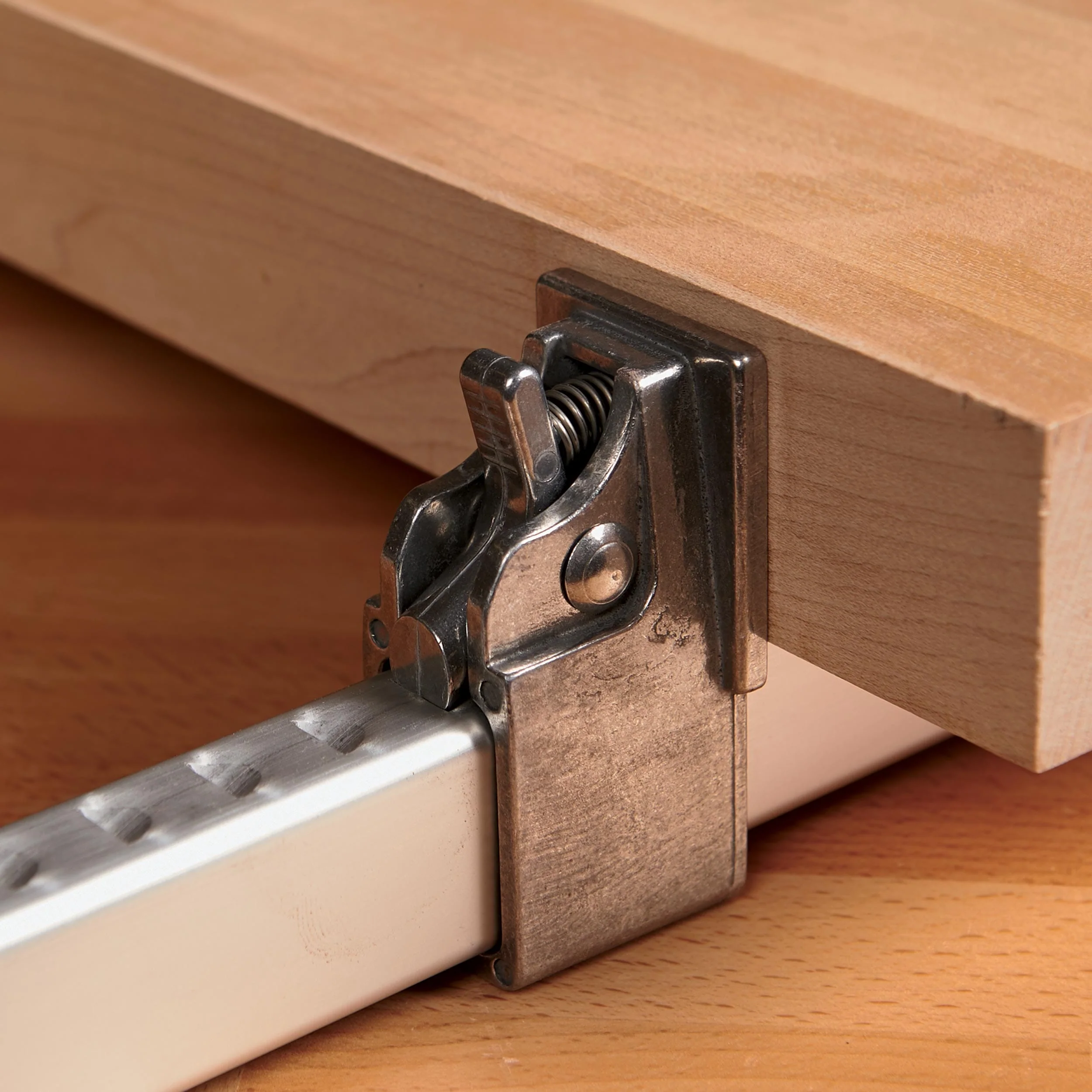 2395-universal-bar-clamp-25.webp Universal Bar Clamp