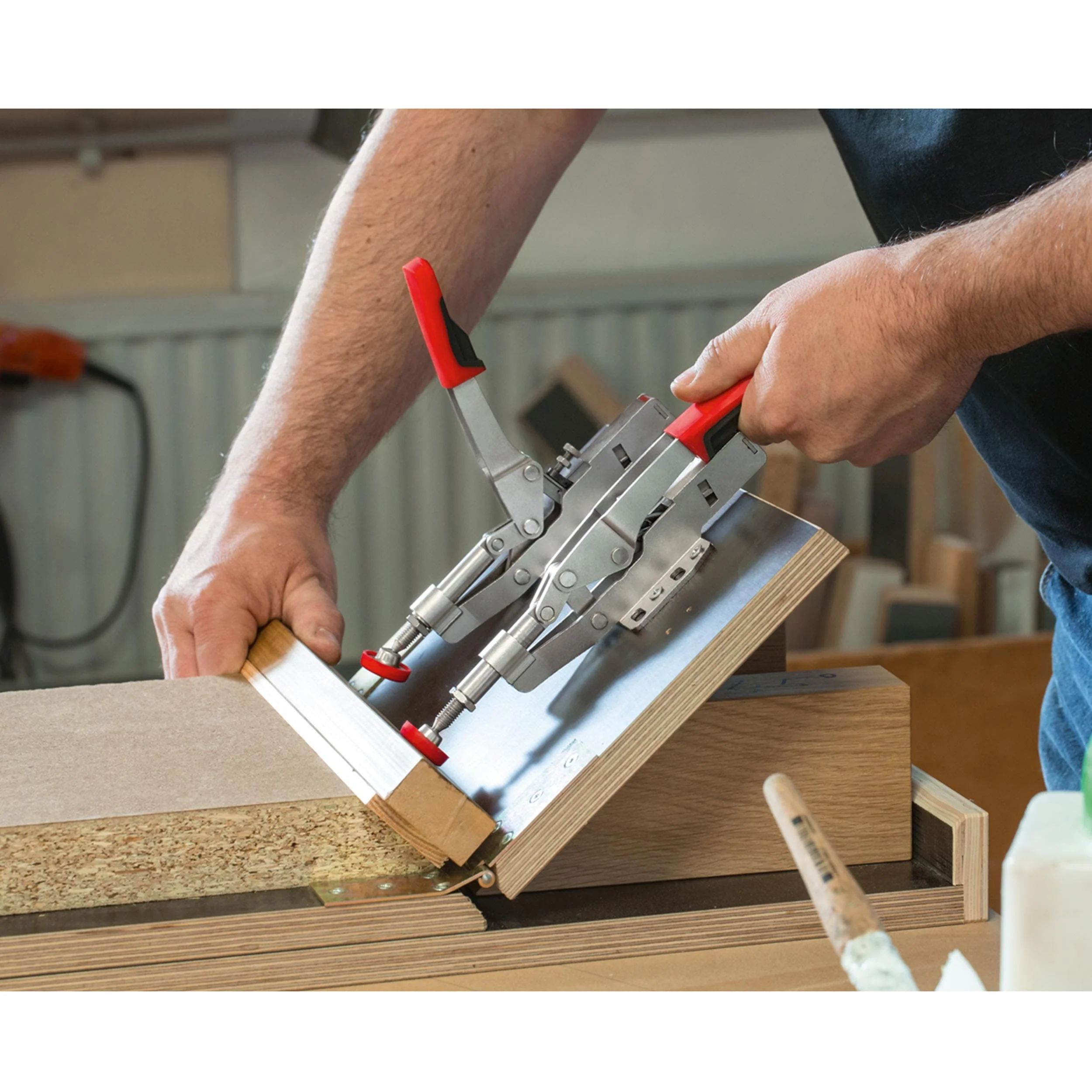 Auto-Adjust Inline Toggle Clamp