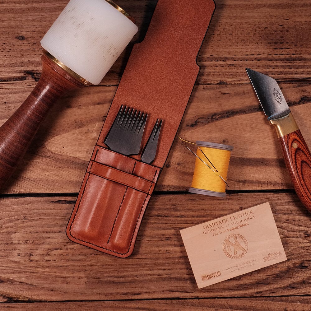 559-leathercraft-traditional-handcrafted-leatherwork-skills-and-projects-3.jpg Leathercraft: Traditional Handcrafted Leatherwork Skills and Projects